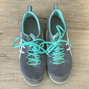 ASICS Metro Lyte women’s in size 6.